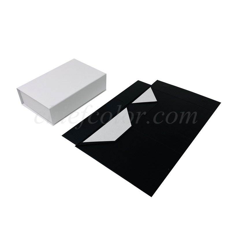 <b>Black and White Magnetic Foldable Kraft Gift Boxes</b>