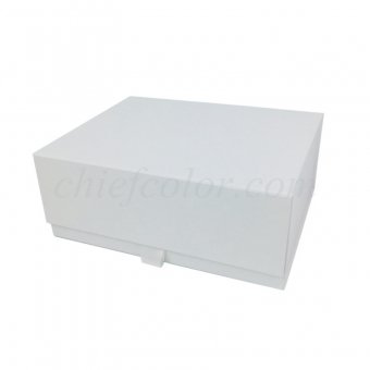 Sustainable White Snap Shut Box With Magnetic Closure